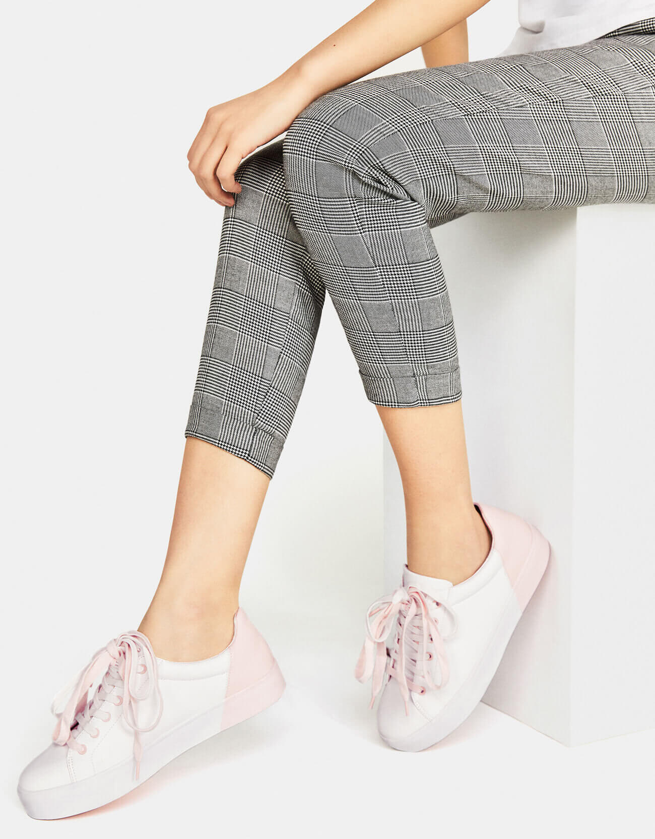 Trainers with heel detail - Imagen 10