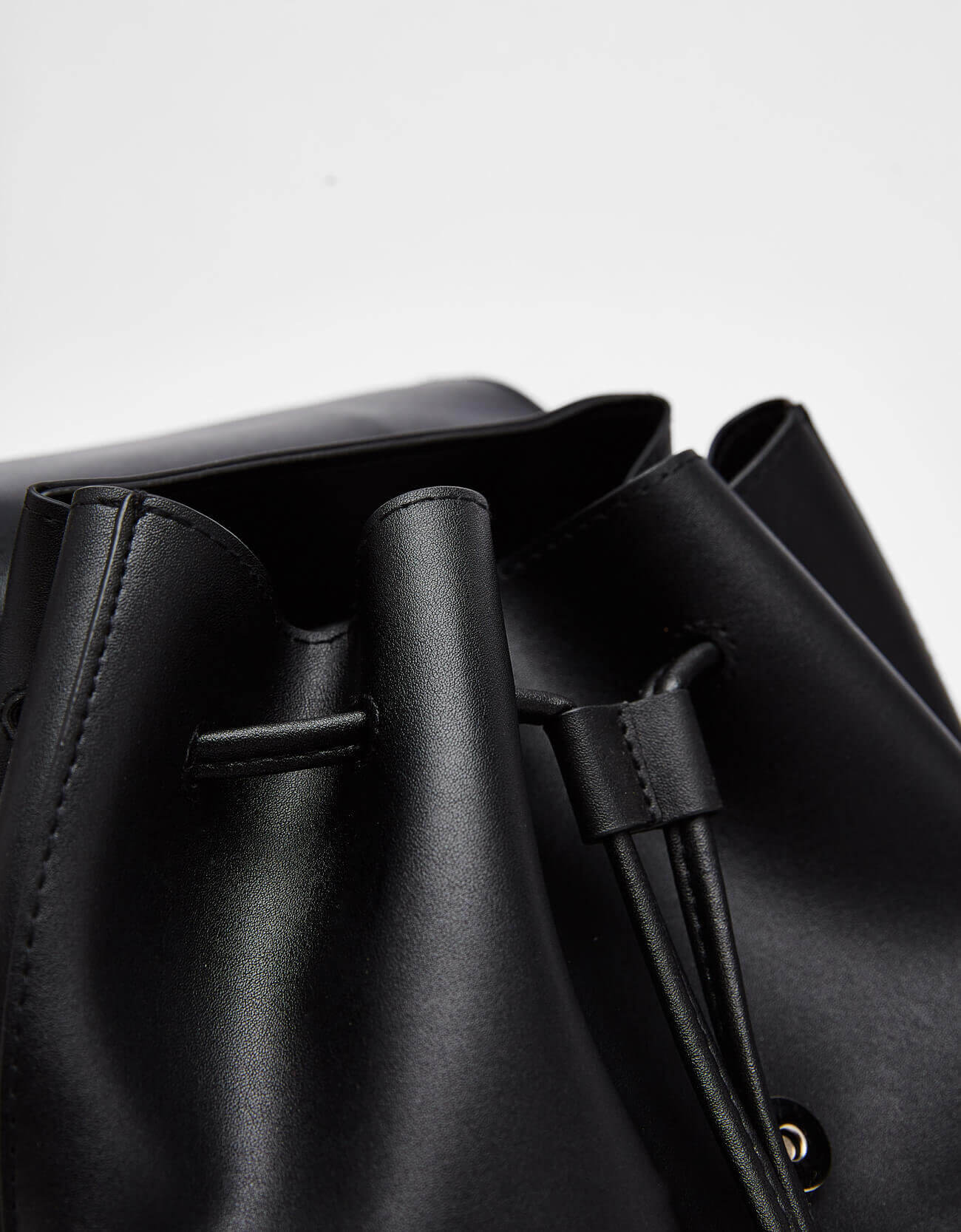 Backpack with metal fastener - Imagen 12